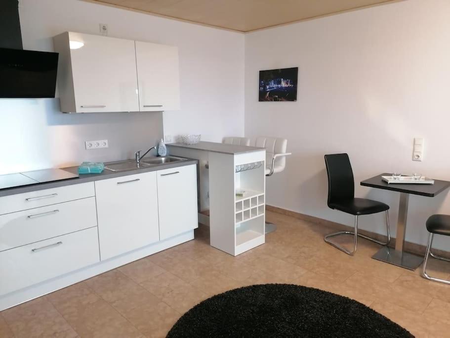 Haus Jaeger Ruheoase Im Gruenen Apartment Lohfelden ภายนอก รูปภาพ